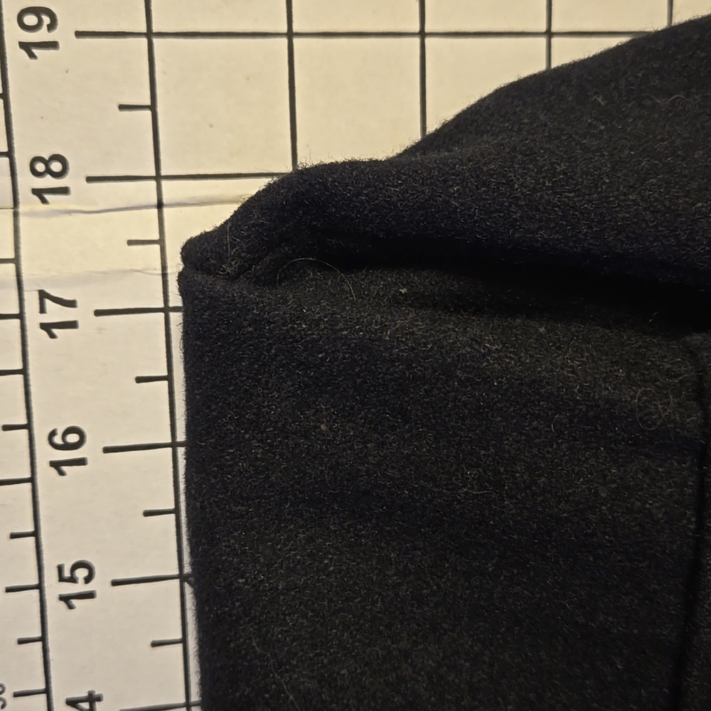Black Women's Coat Size SMALL: B - Picture 5 of 5